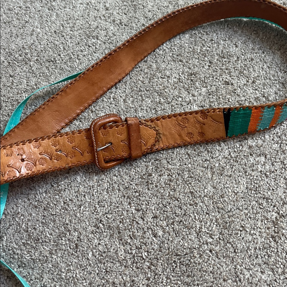 Vintage Made in Guatemala Colorful Fabric Embossed and Braided Leather 31-37 “ - Picture 16 of 16